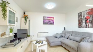 TV - Apartment DaNi by Interhome (Pula)