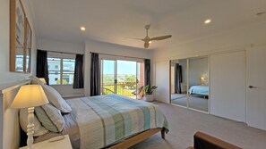 3 slaapkamers, een strijkplank/strijkijzer, wifi, beddengoed
