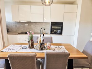 Fridge, microwave, oven, dishwasher - Apartment Paz by Interhome (Imotski)