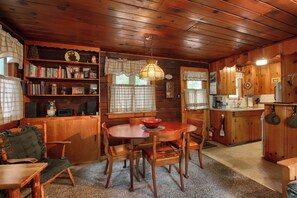 Interior - Le Fawn (Yosemite National Park)