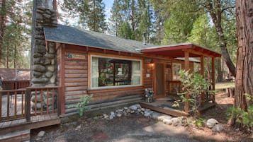 Chalet (1 Bedroom) | Interior