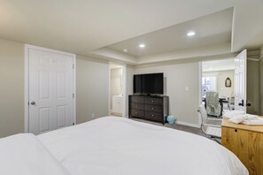 Interior - 1415 Legend Oak - Basement (Fountain)