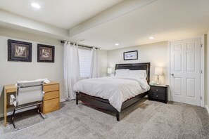 Interior - 1415 Legend Oak - Basement (Fountain)