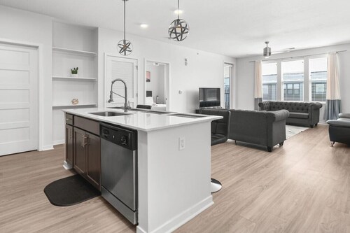 Affordable 2-bedroom Fishers Pool View