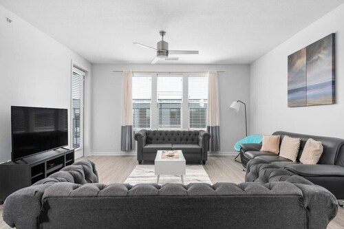 Affordable 2-bedroom Fishers Pool View