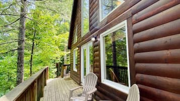 Chalet (4 Bedrooms) | Front of property