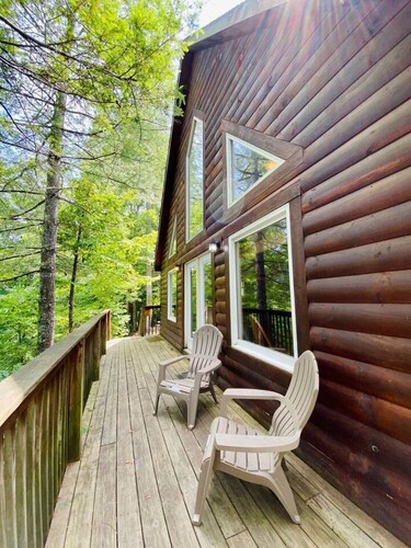 14 Guest, 7 Bed, 4 BR, Lakefront Cabin w/ Hot Tub