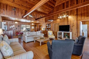 Interior - 1180 S Fletcher Ave (Fernandina Beach)