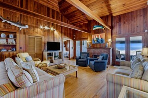 Interior - 1180 S Fletcher Ave (Fernandina Beach)