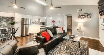 1BD Condo Pool South Irving I40