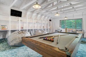 Interior - 4925 Pike Unit 3 (Cascade)