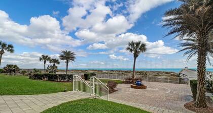 108 Amelia by the Sea