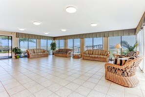 Interior - 6th Floor, Oceanfront Condo Easy Beach Access via Boardwalk & Exclusive Fishing Pier (Fernandina Beach)