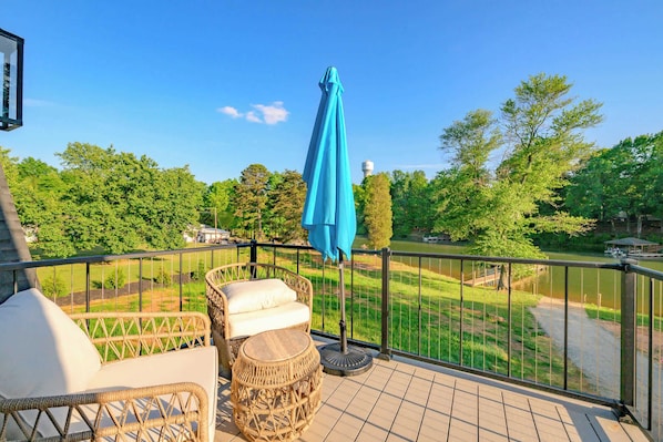 Apartment (1 Bedroom) | Interior - Energetic Lakeview Loft (Mooresville)