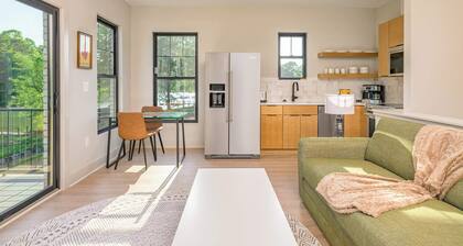 Energetic Lakeview Loft