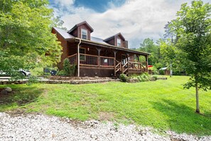Chalet (3 Bedrooms) | Interior - Pool Table Wifi Starry Mountain Night Rrg! (Stanton)