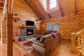 Chalet (3 Bedrooms) | Interior