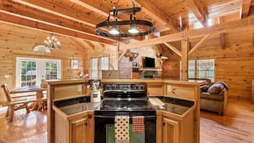 Chalet (3 Bedrooms) | Interior