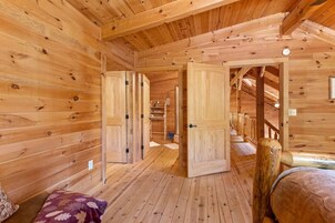 Chalet (3 Bedrooms) | Interior