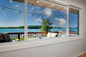 Interior - The Lake House on Myers Bay - 3-bed 2-bath Luxury Home With Private Pier, Beach, Firepit, and Deck (Fox Lake)