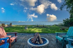 Cottage (2 Bedrooms) | Interior - The Jackson Cottage on Grass Lake - Waterfront 2/1 Nautical Cottage With Hot Tub, Firepit & Year-round Fun (Spring Grove)