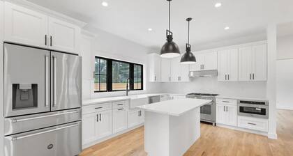 Summit Vista by Rove 4BR Home W/patio & Pool