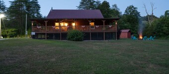 Hot Tub, Wifi, Firepit - Hazelbrook Haven