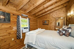 Chalet (3 Bedrooms) | Interior