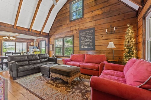 Wifi - Pet Friendly - Secluded Knotty By Nature