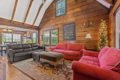 Wifi - Pet Friendly - Secluded Knotty By Nature
