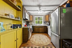 Chalet (2 Bedrooms) | Interior