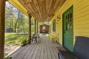 Chalet (2 Bedrooms) | Interior