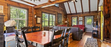 Chalet (2 Bedrooms) | Innenbereich