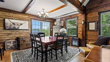 Chalet (2 Bedrooms) | Intérieur