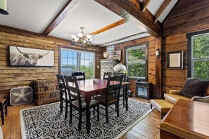 Chalet (2 Bedrooms) | Bahagian dalam