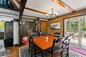 Chalet (2 Bedrooms) | Bahagian dalam