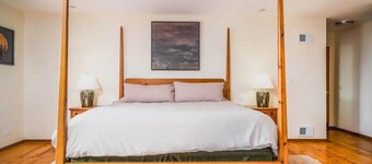Monthly or Seasonal Large Petite Lake 44 Lakehouse Retreat With Private Pier and Hot Tub Secluded Deep in the Woods