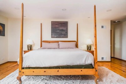 Monthly or Seasonal Large Petite Lake 44 Lakehouse Retreat With Private Pier and Hot Tub Secluded Deep in the Woods