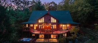 Monthly or Seasonal Large Petite Lake 44 Lakehouse Retreat With Private Pier and Hot Tub Secluded Deep in the Woods