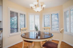 Interior - Monthly or Seasonal Large Petite Lake 44 Lakehouse Retreat With Private Pier and Hot Tub Secluded Deep in the Woods (Antioch)