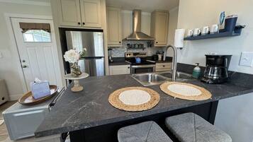 ุงูู
ูุดุฃุฉ ู
ู ุงูุฏุงุฎู