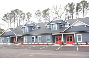 Interior - Saw Mill 90 - 10 B (Sunset Beach)