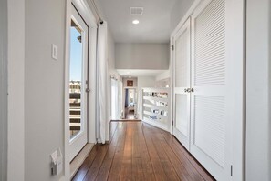 Interior - The Oyster House - Pet Friendly! Golf Cart Included! (Port Aransas)