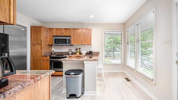 House (2 Bedrooms) | Interior