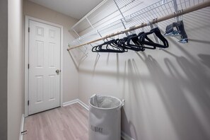 Interior - The Cozy Cottage - 10 Min From UNC (Chapel Hill)