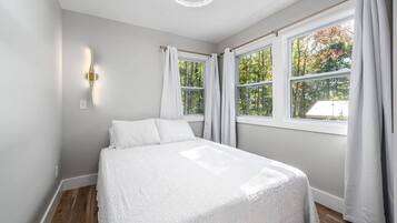 Chalet (2 Bedrooms) | Interior