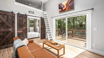 Chalet (2 Bedrooms) | Interior