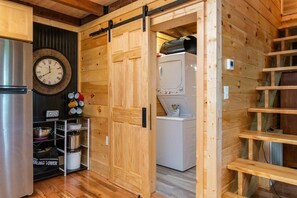 Interior - Hot Tub, Wifi & Pet-friendly - Pilot Point (Stanton)