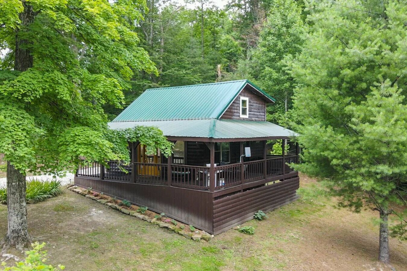 Chalet (2 Bedrooms) | Front of property