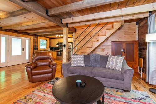 Hot Tub, Wifi & Pet-friendly - Pilot Point